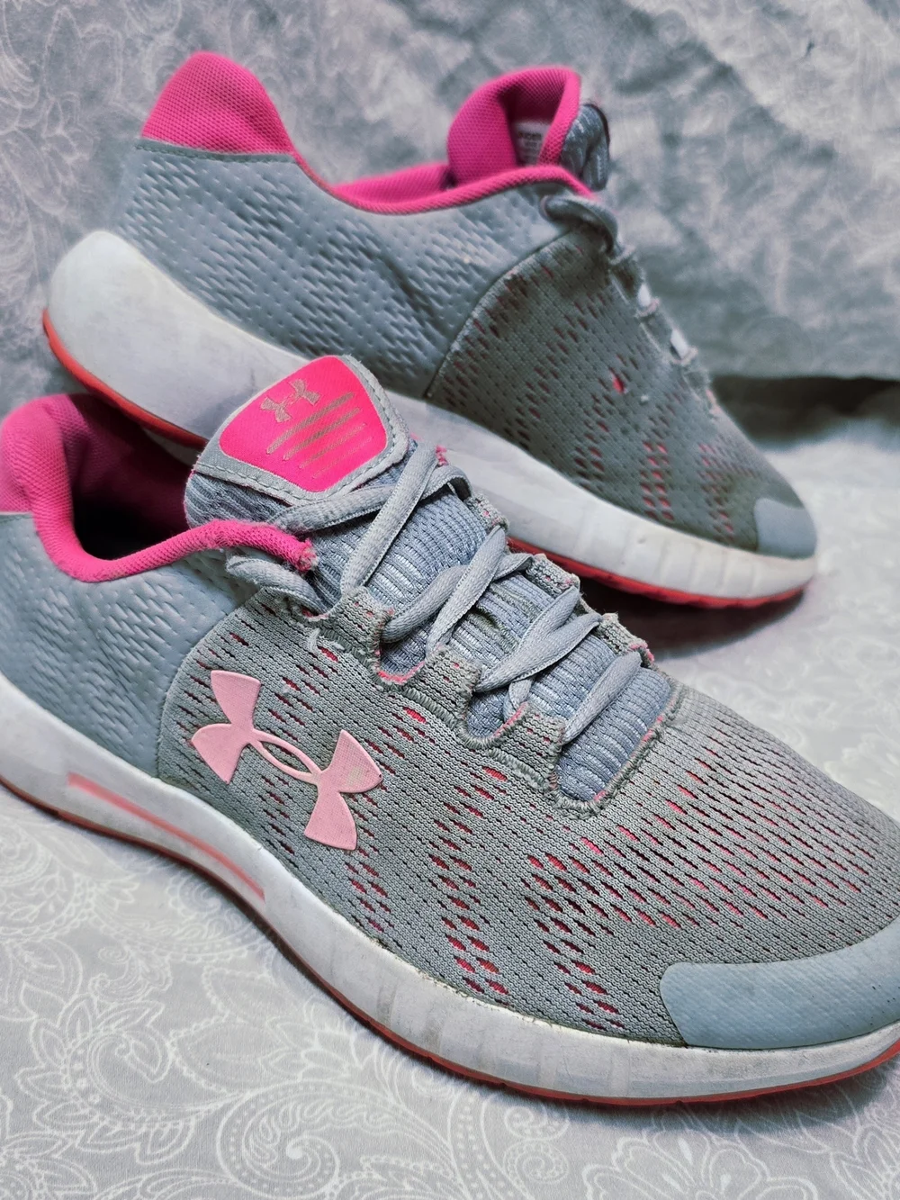 Under Armour UA Pursuit BP Running Shoes Gray Pink Women's 6.5 / Youth 5Y Micro